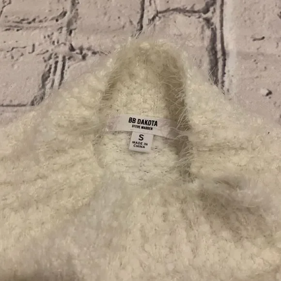 BB Dakota Cozy Crew Neck Ivory Sweater NWT - Picture 3 of 5